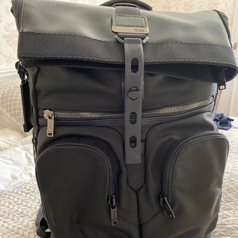 Tumi travel backpack large mens or women - Picture 1 of 8